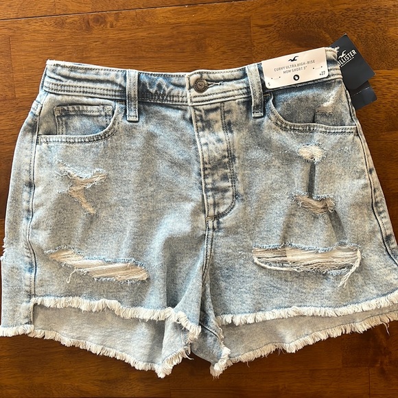 Hollister Pants - Hollister Curvy High Rise Vintage Mom Shorts